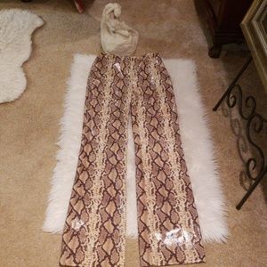 pattern  Leather like-snakeskin pants🤩